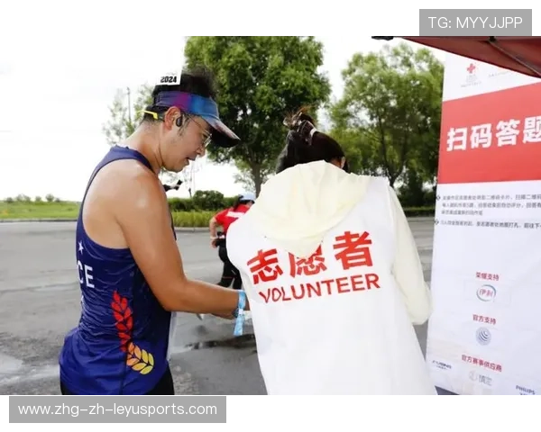 赛事的幕后支持——工作人员的辛勤付出，比赛幕后工作者